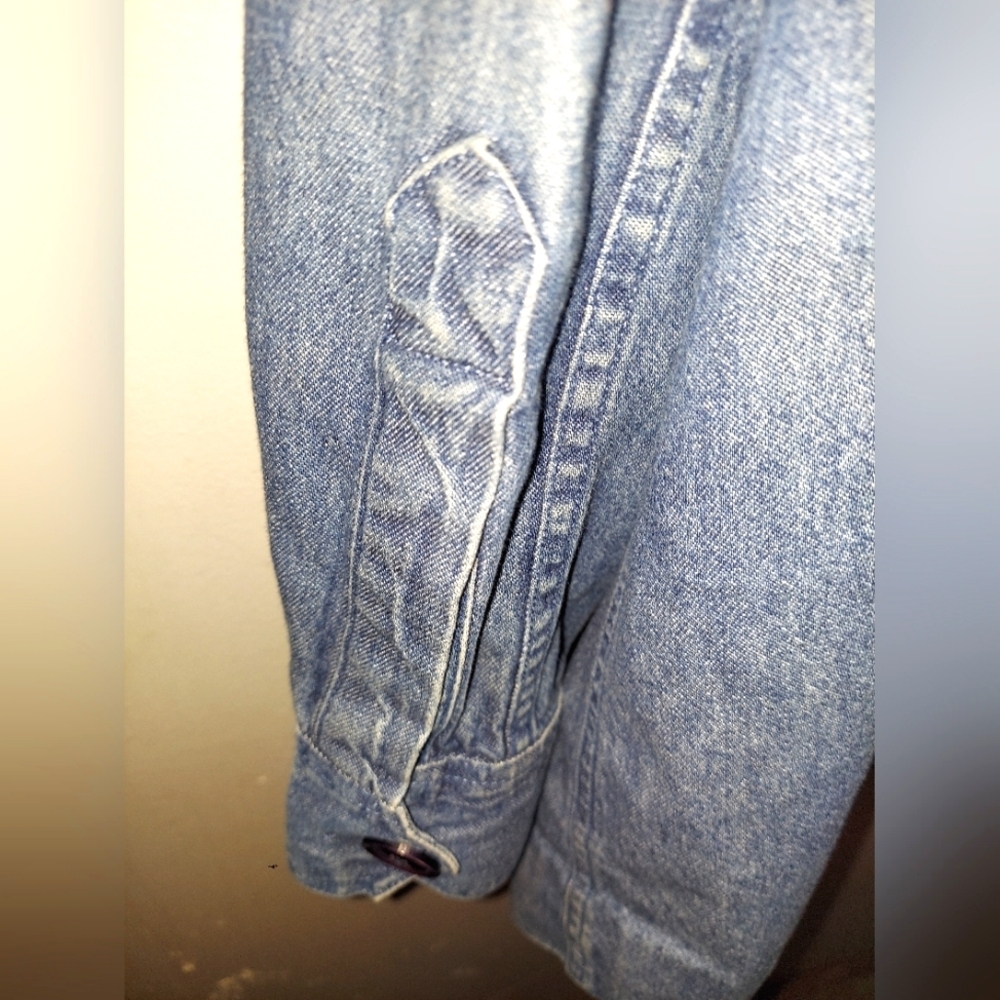 Denim 24/7 EUC Jean Jacket. 3 Utility pockets. Super soft! - Picture 8 of 8